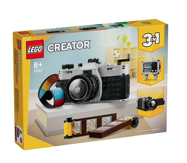 LEGO Retro 3in1 Camera box featuring the retro camera build. 