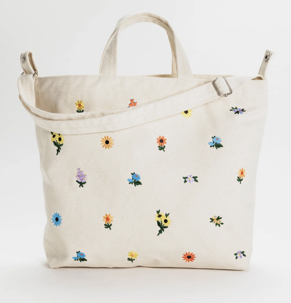 Baggu Horizontal Zip Duck Bag in Embroidered Ditsy Floral print 