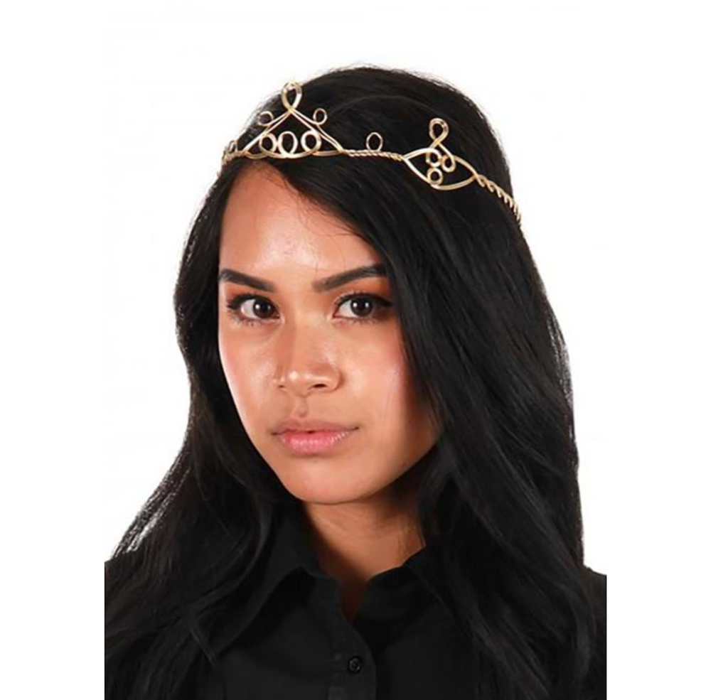 A young woman wearing the Gold Peak Circle ajustable crown. 