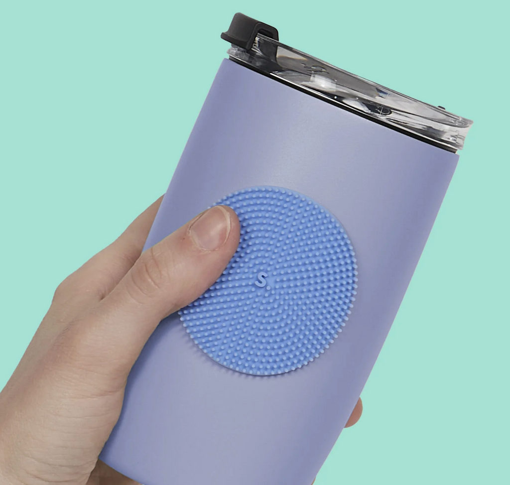 Slabs Sensory Sticker Static Round attached to a stainless steel cup. 