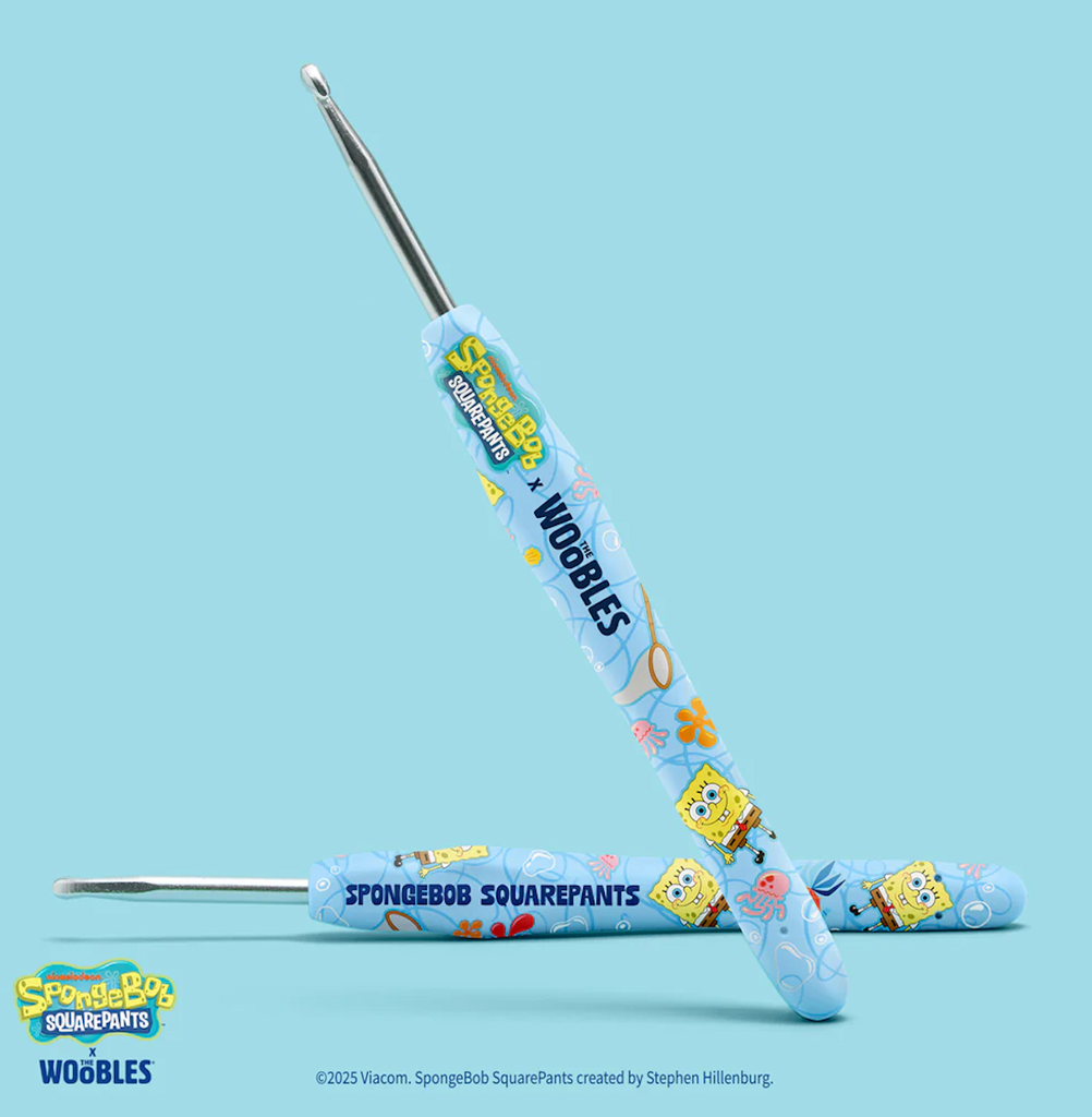 Crochet hook with SpongeBob SquarePants theme included in the beginners crochet kit from Woobles. 