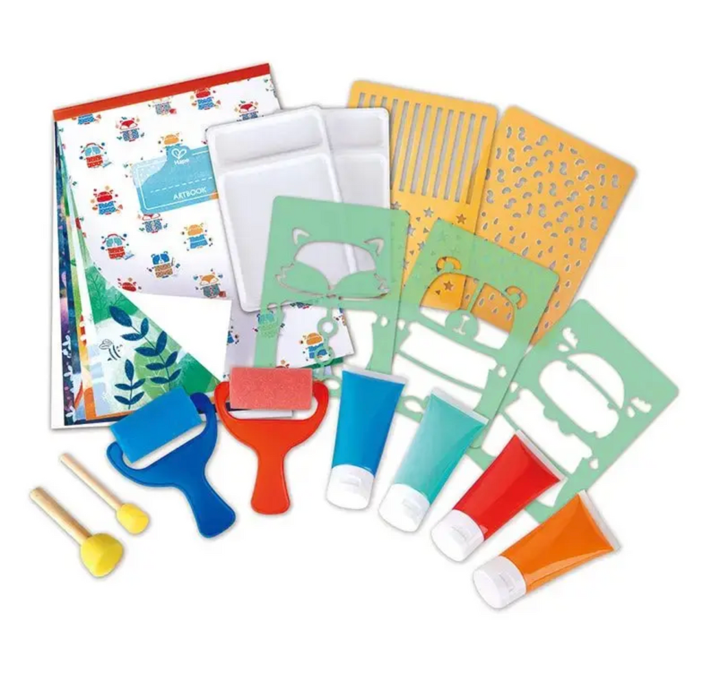 All the supplies included with the Sponge Painting Kit. 