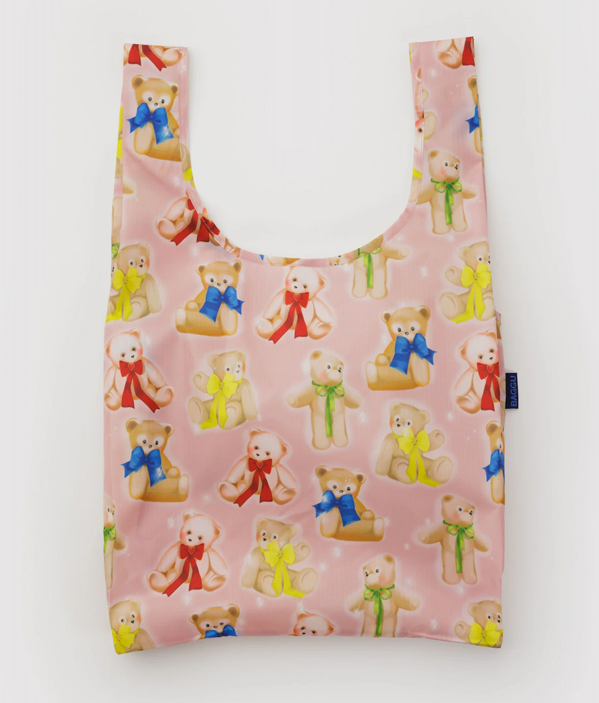 Standard Baggu shopping bag with a teddy Bears pattern on a pink background. 