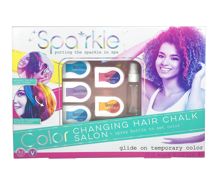 Color changing hair chalk powders, solid color hair chalk powders, spray bottle, and instructions are in the box of the Color Changing Hair Chalk Salon. 