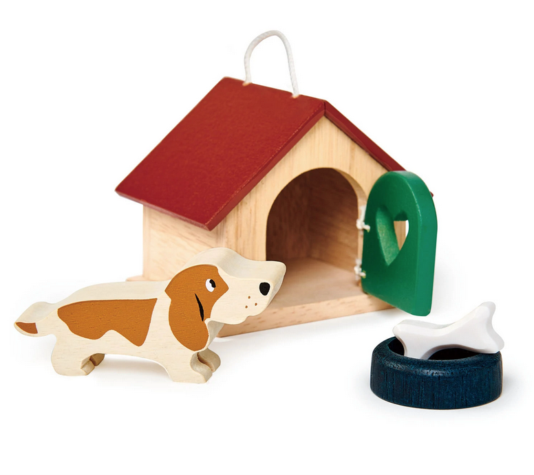 Wooden dog and doghouse playset. Comnes with food dish and bone.