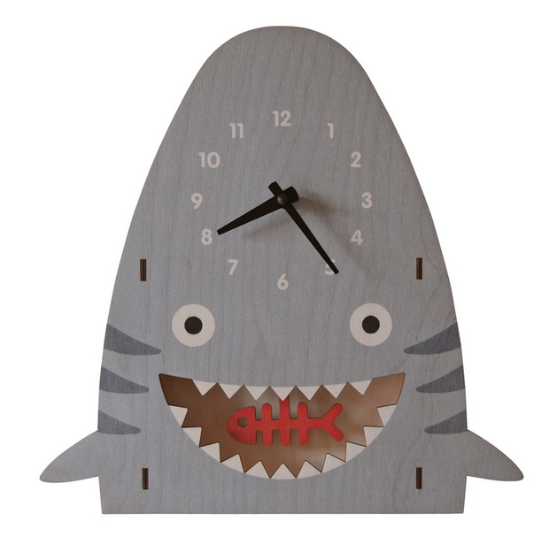 Shark head 3d wall clock with moving fishbone inside mouth.